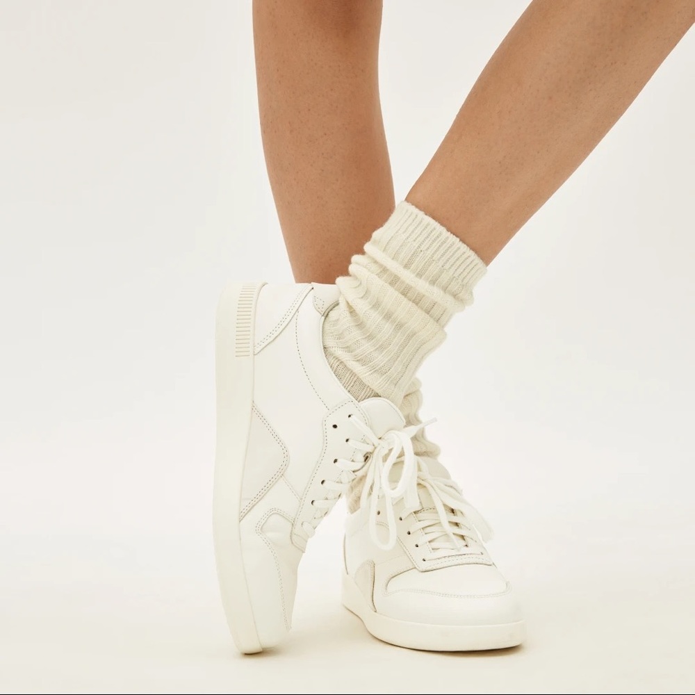Everlane Court Sneaker in Off-White/Fog
